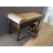 Torna Ayaklı Ahşap Muayene Divanı